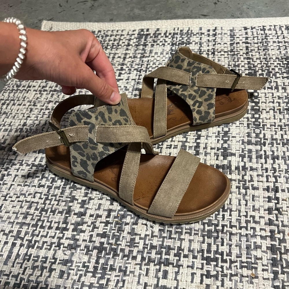 Very G Sandals